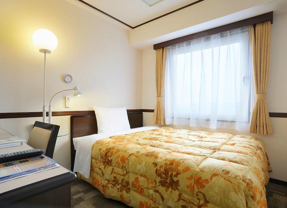 Toyoko Inn Oita Ekimae Exterior photo